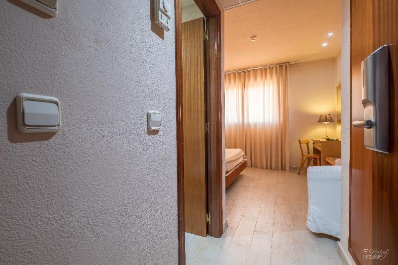 Hotel Vivar Griñón Habitación foto